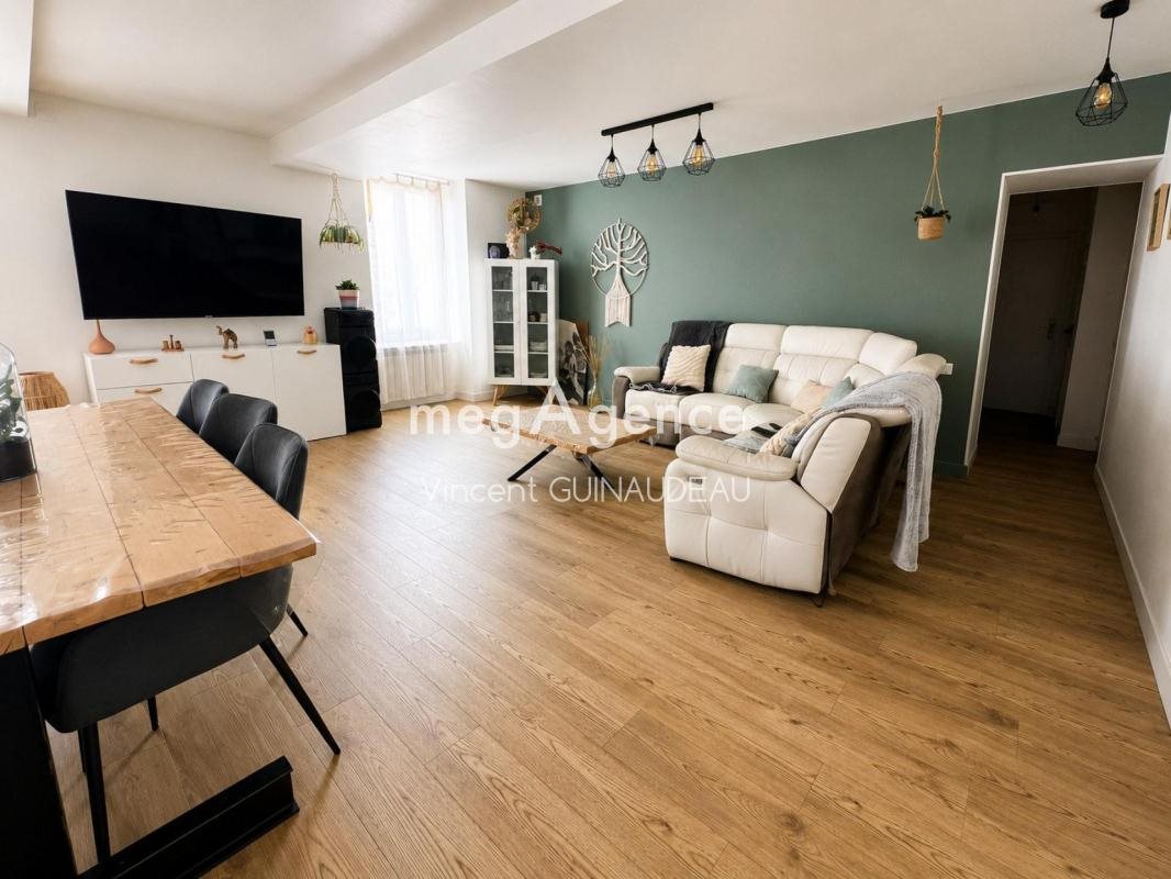 Maison à vendre, 128m², Yzernay