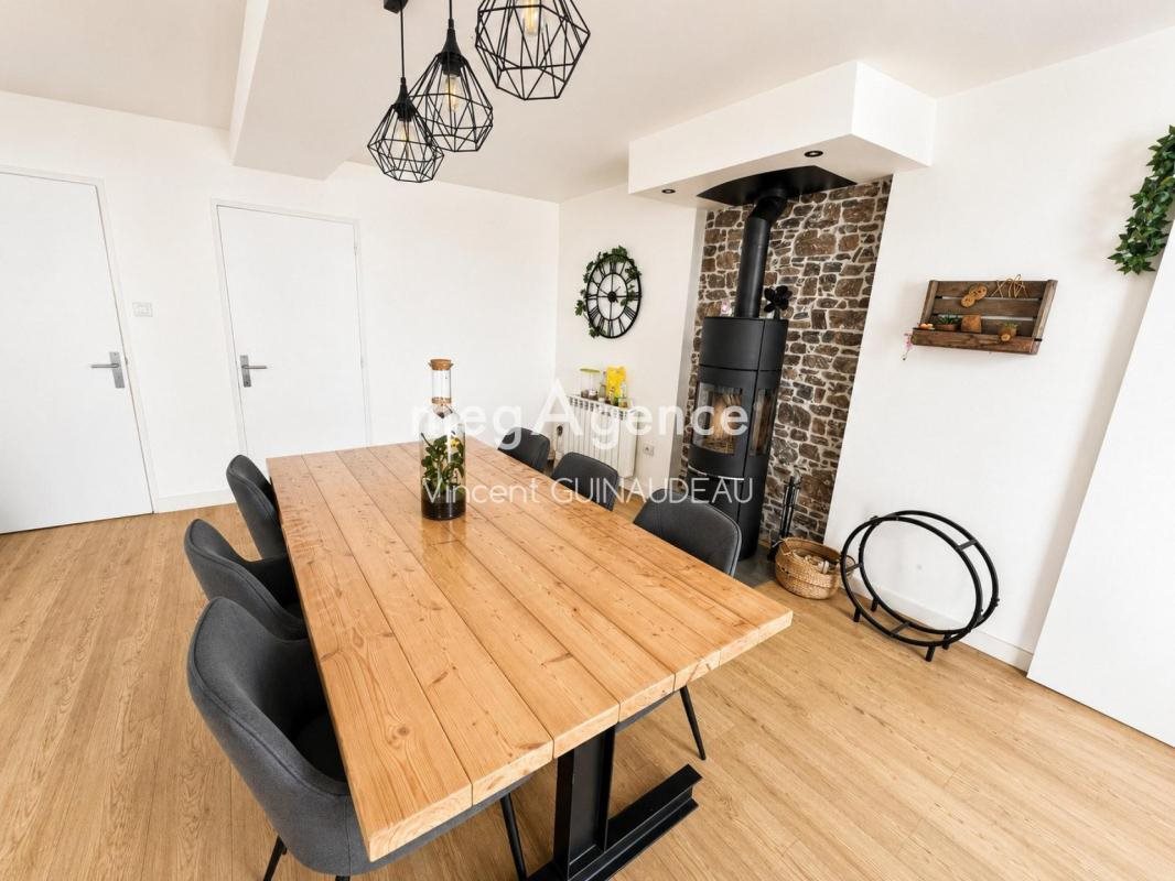 Maison à vendre, 128m², Yzernay