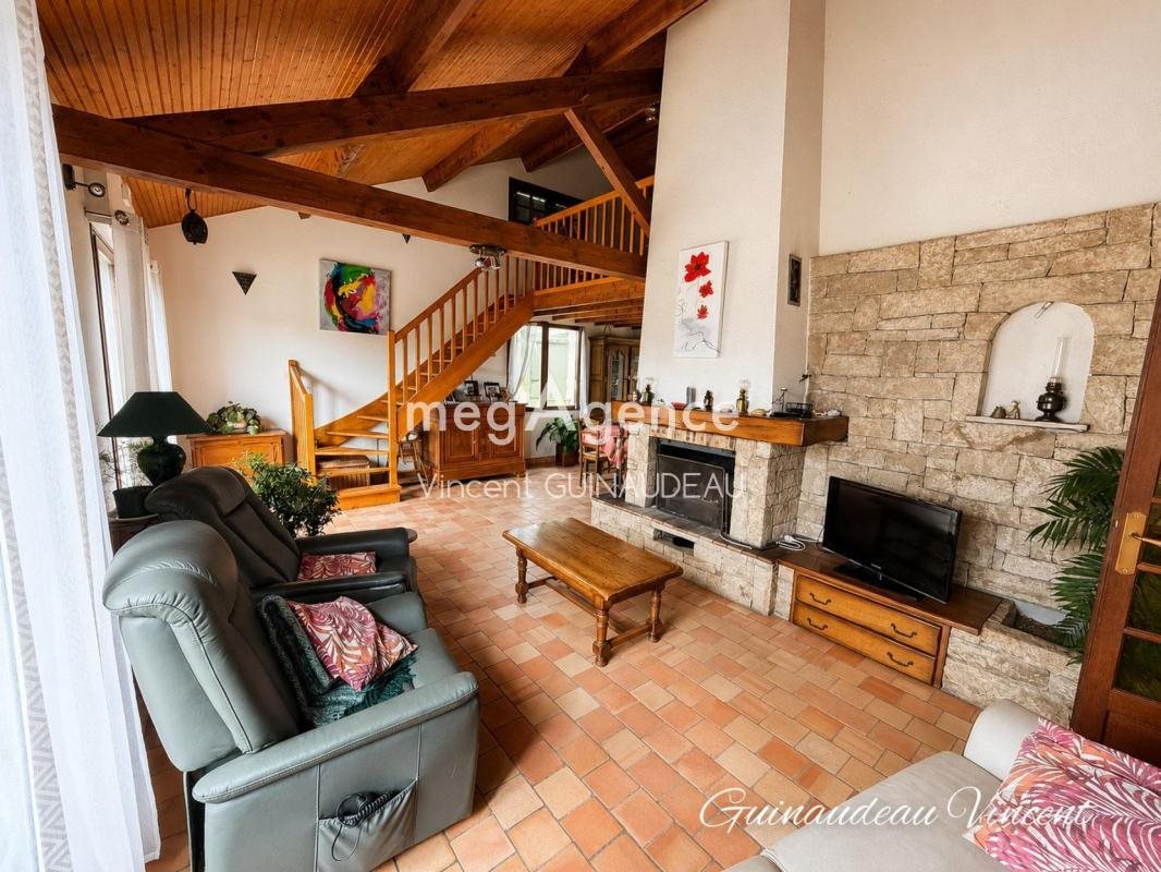 Maison à vendre, 130m², Le Puy-Saint-Bonnet