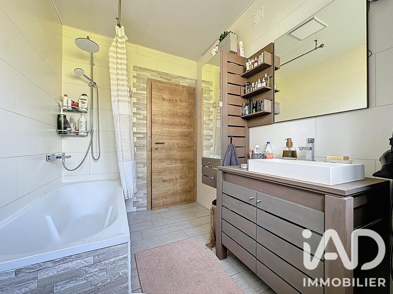 Maison à vendre, 244m², Hambach