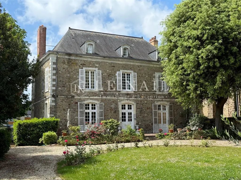 Maison à vendre, 310m², Château-Gontier