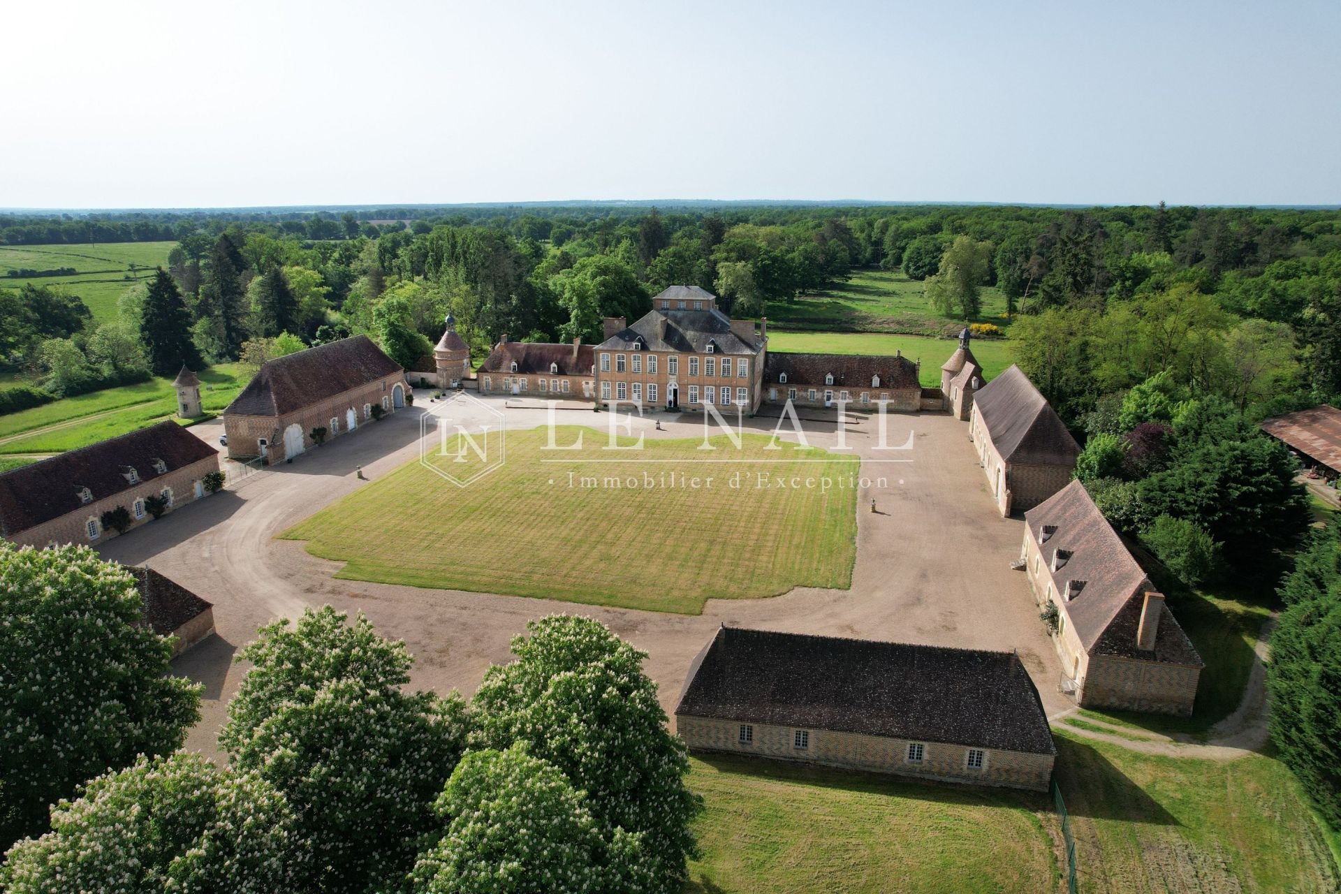 Maison à vendre, 660m², Bourges