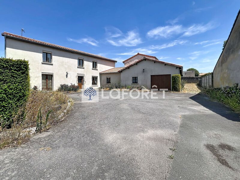 Maison à vendre, 137m², Clessé
