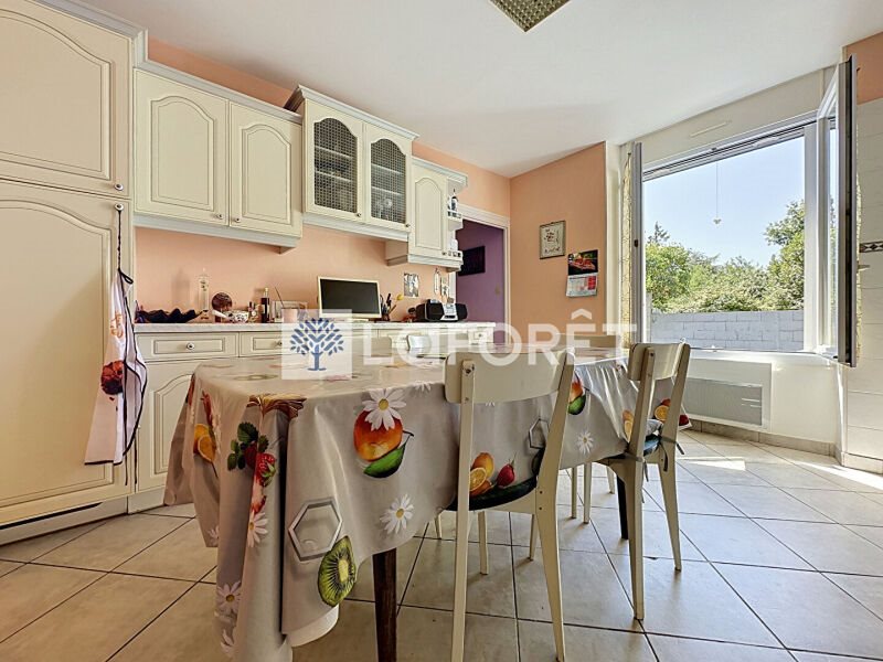 Maison à vendre, 86m², Saint-Varent