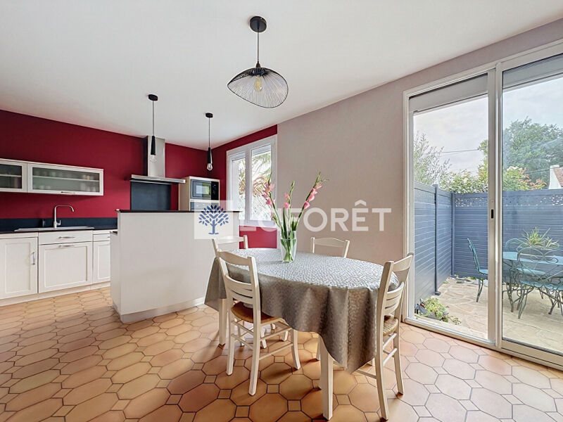 Maison à vendre, 151m², Bressuire