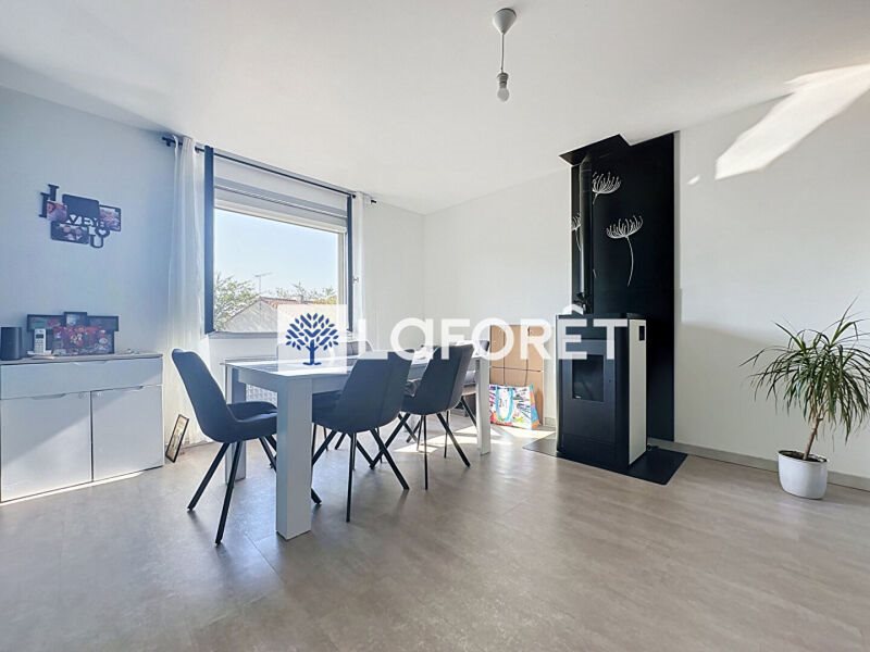 Maison à vendre, 126m², Yzernay