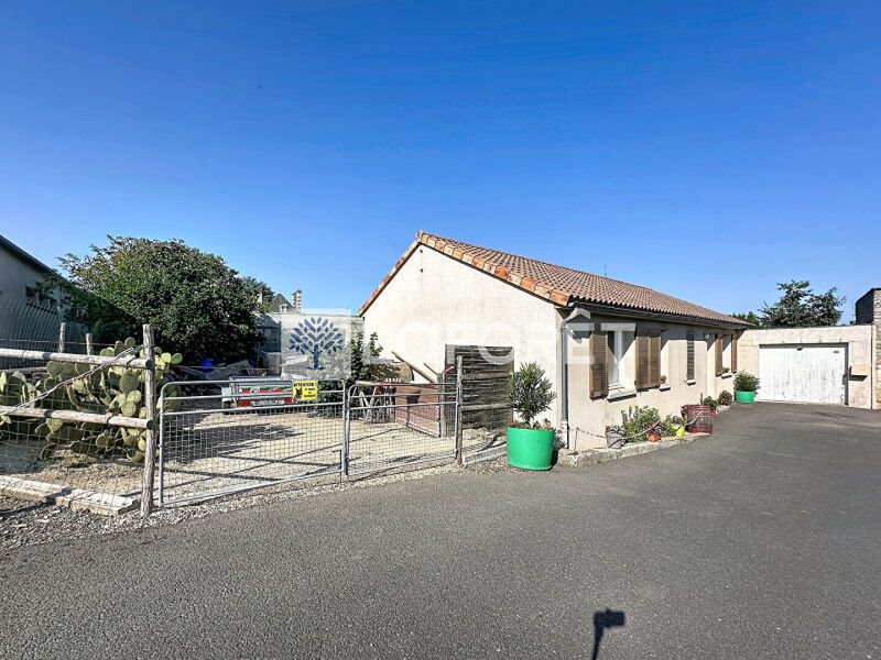 Maison à vendre, 89m², Saint-Varent