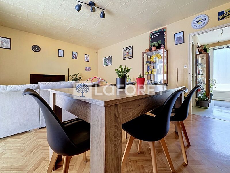 Maison à vendre, 89m², Saint-Varent