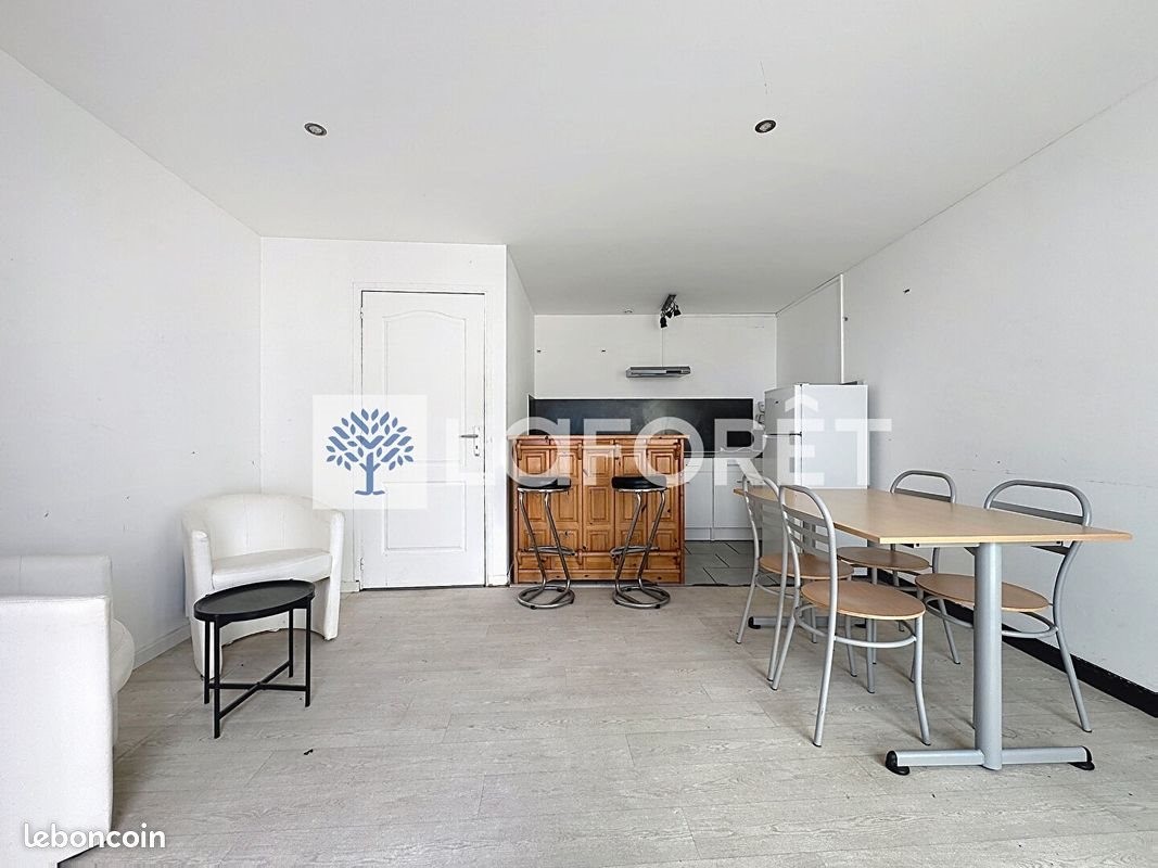 Appartement à louer, 68m², Saint-Varent