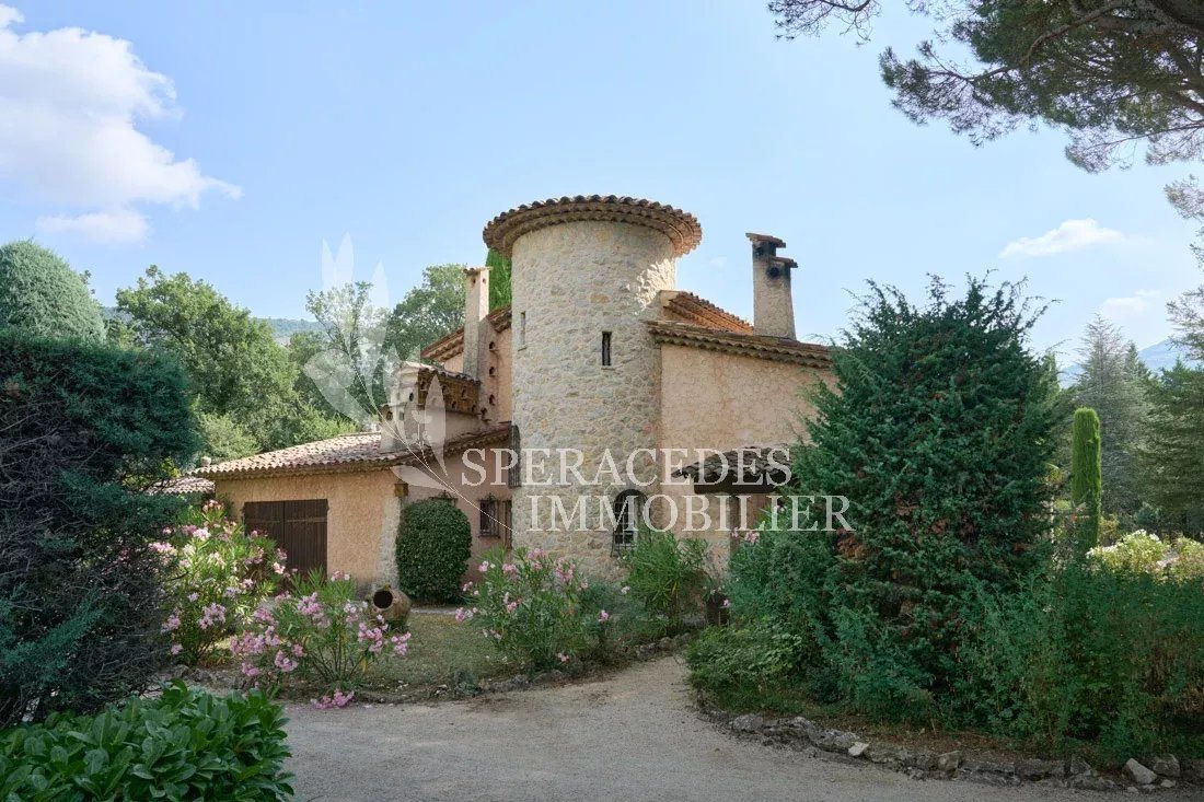 Maison à vendre, 231m², Saint-Vallier-de-Thiey