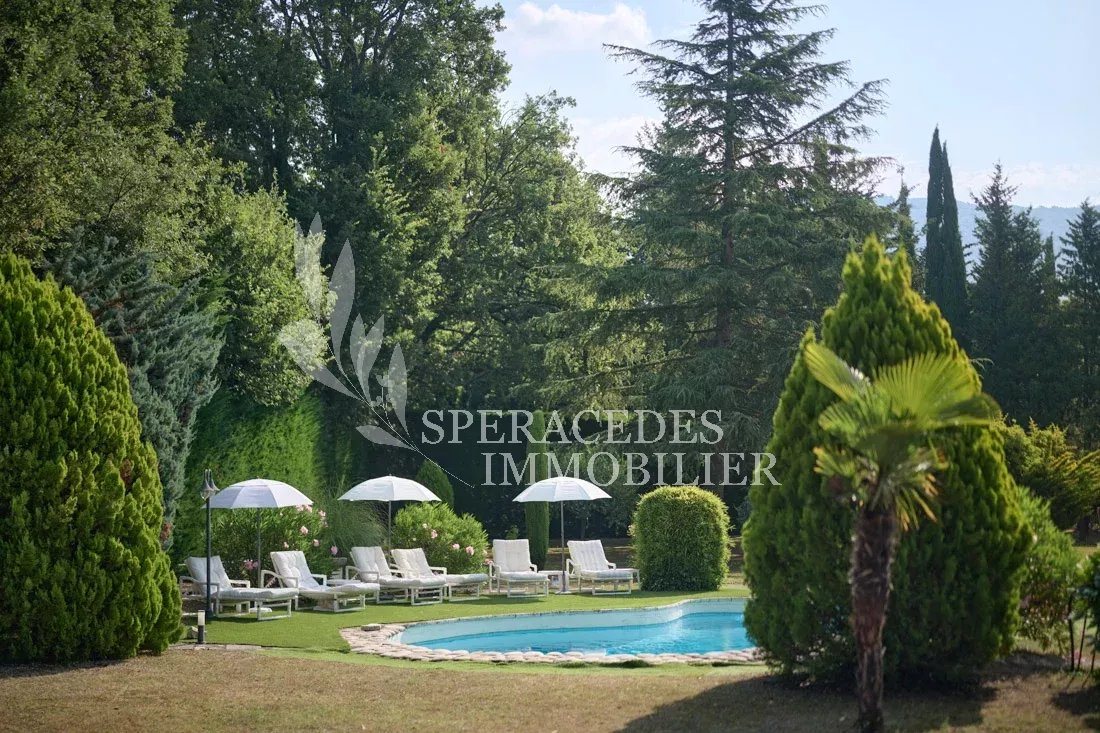 Maison à vendre, 231m², Saint-Vallier-de-Thiey