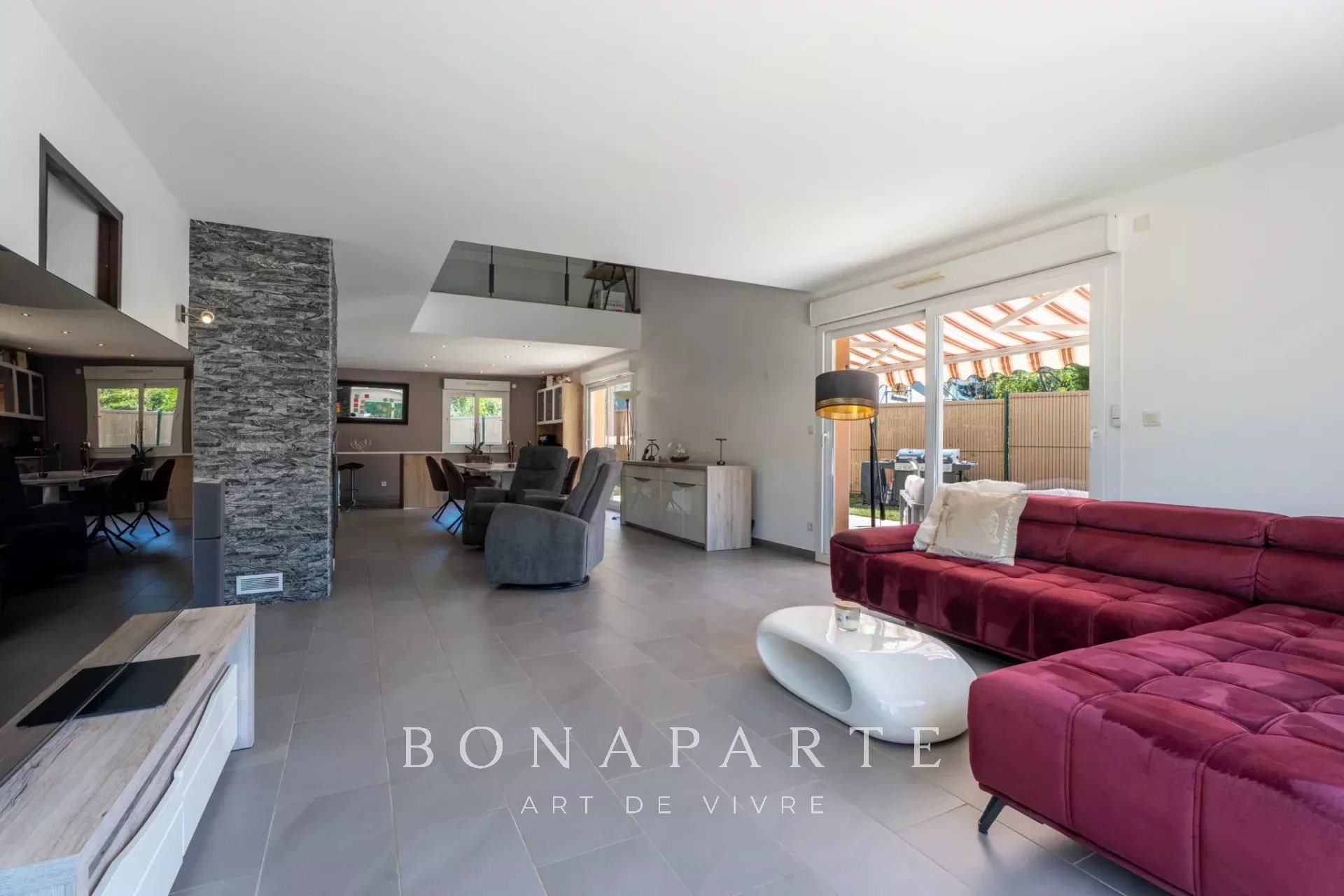 Maison à vendre, 222m², Neydens
