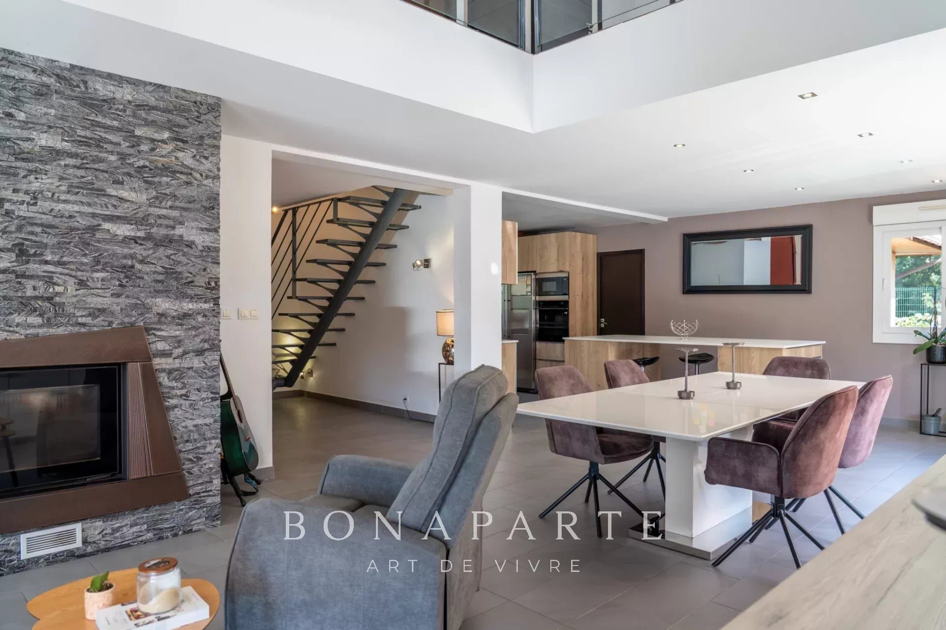 Maison à vendre, 222m², Neydens