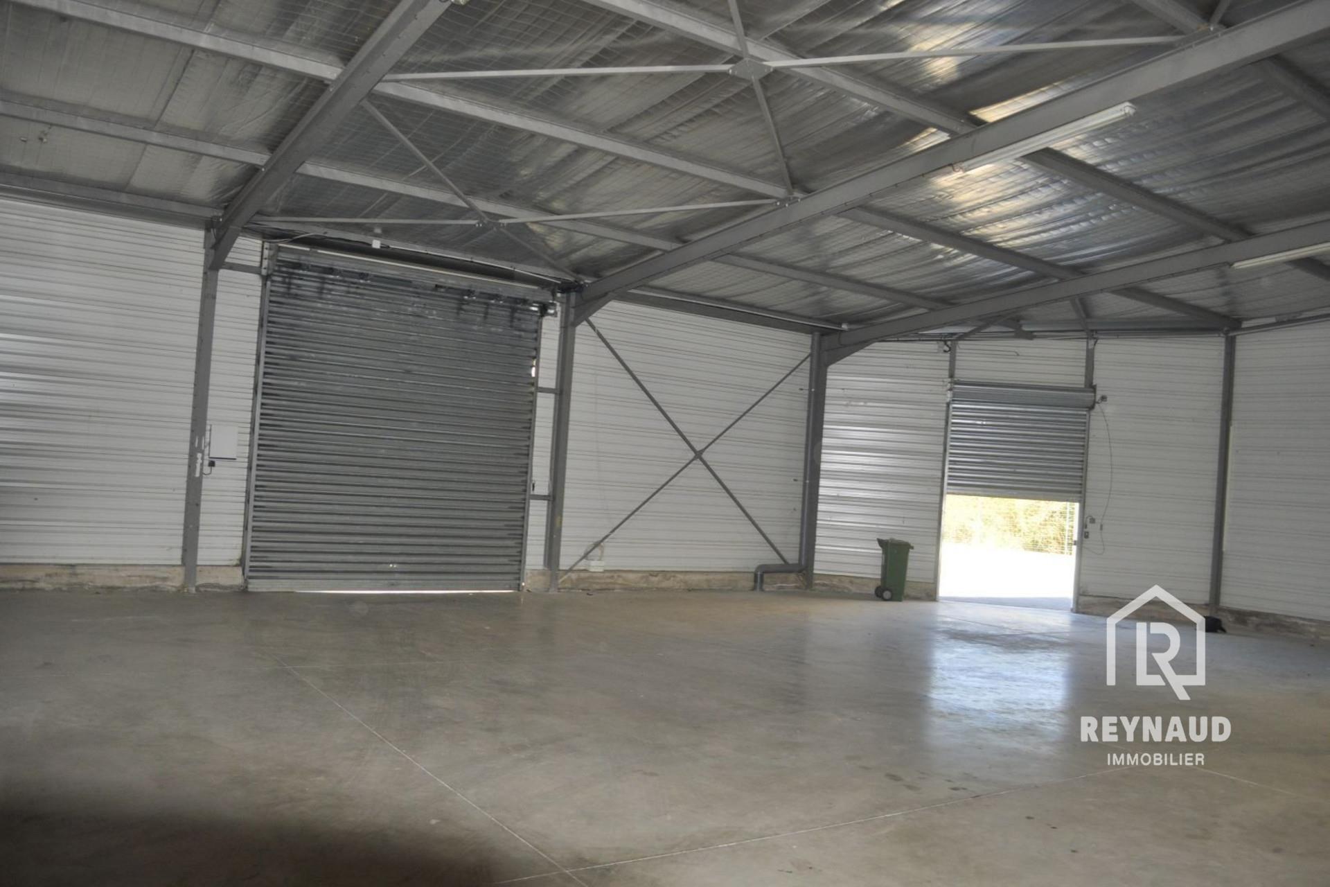 Maison à louer, 440m², Clermont-l'Hérault