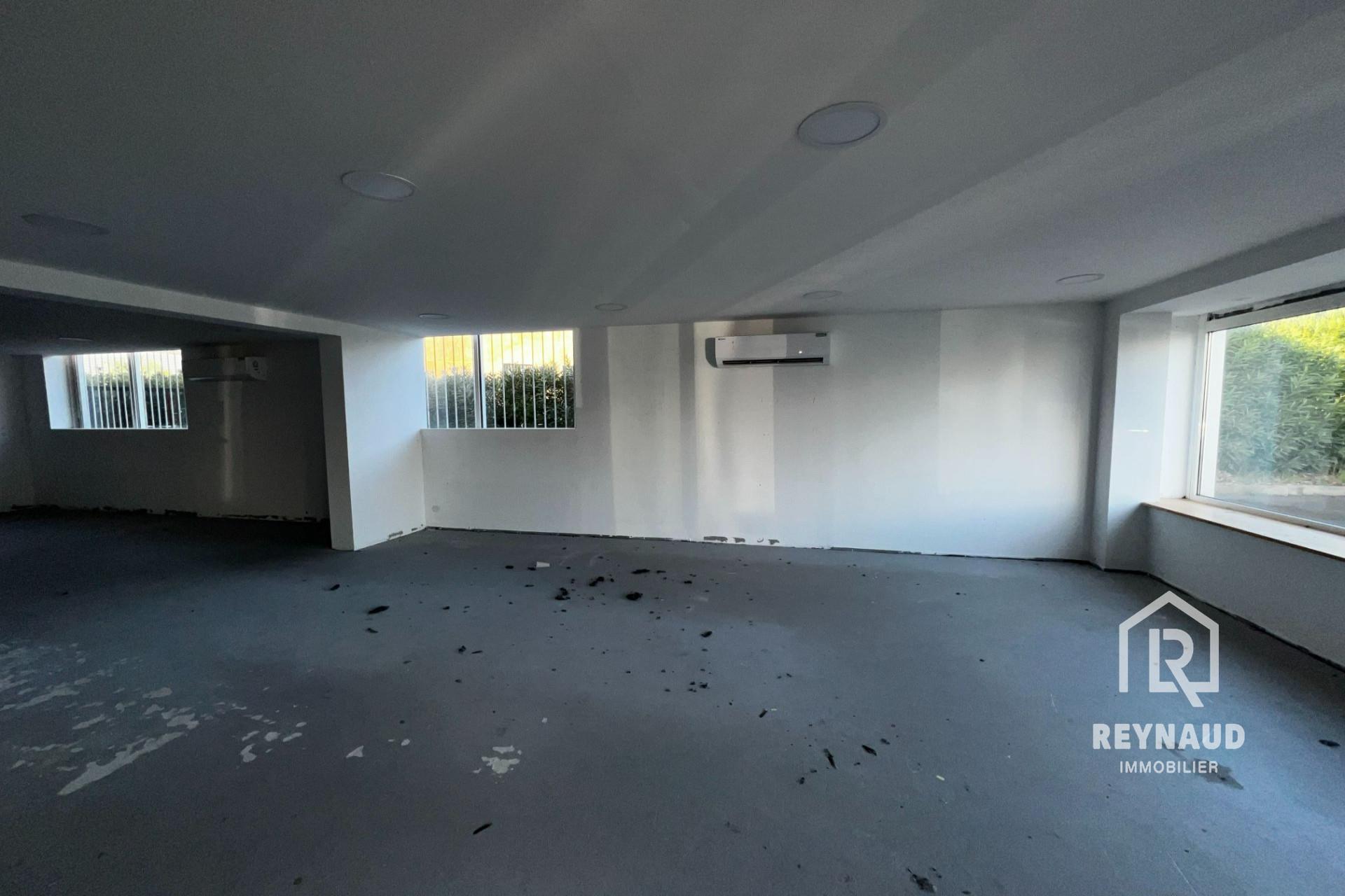 Maison à louer, 340m², Clermont-l'Hérault