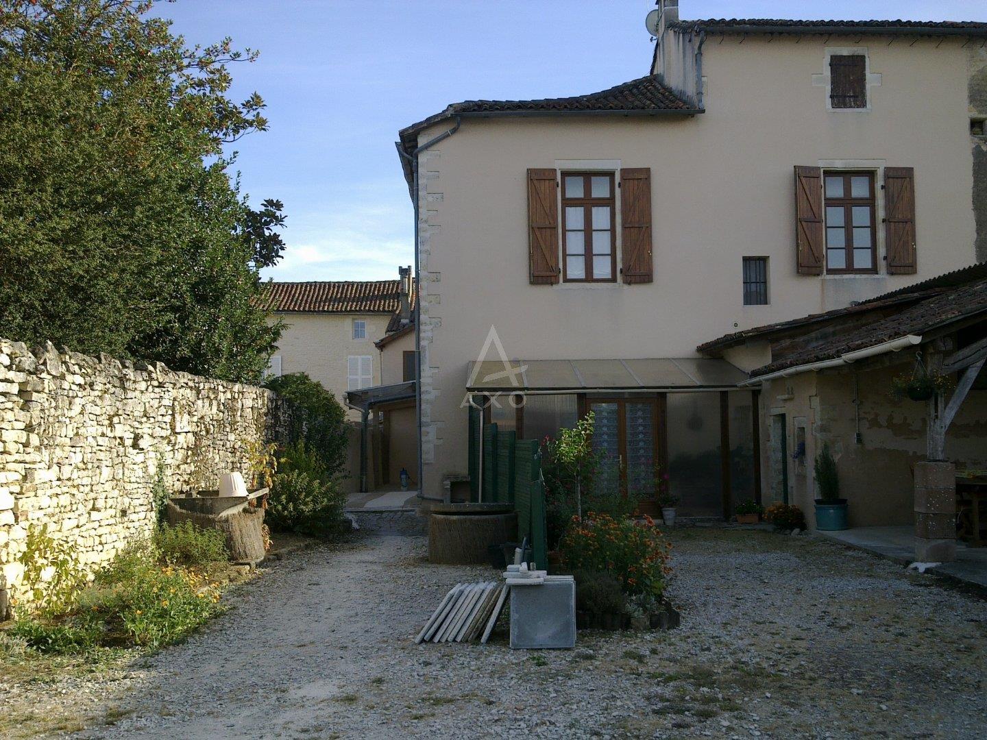 Maison à vendre, 296m², Ruffec