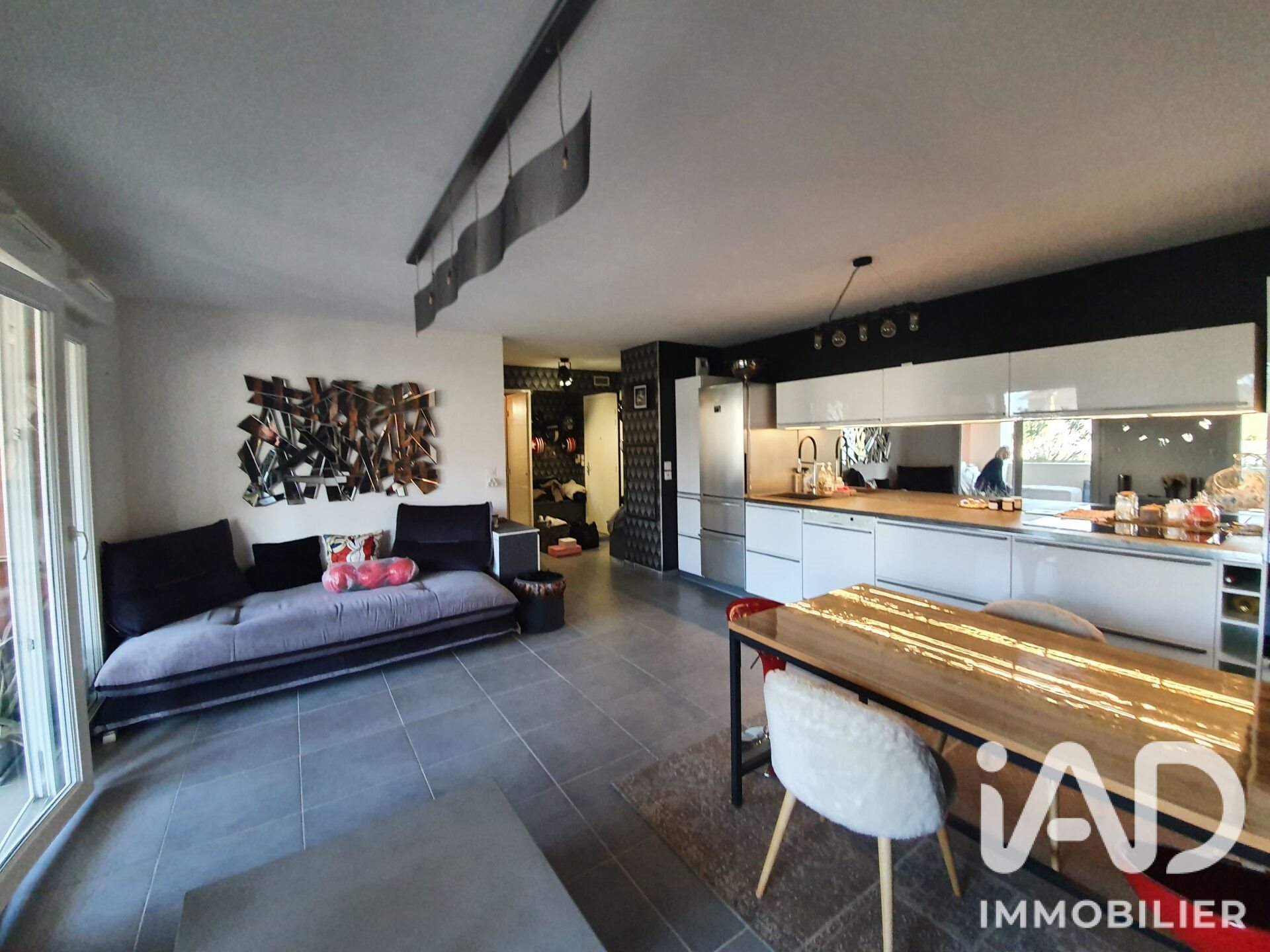 Appartement à louer, 65m², Châteauneuf-le-Rouge
