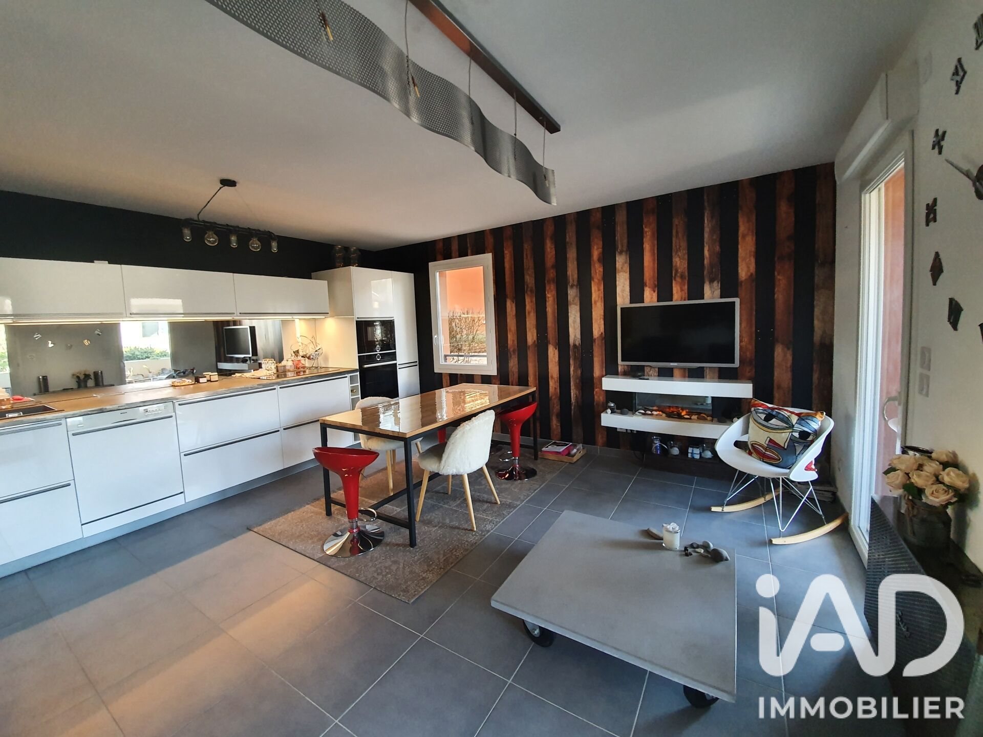Appartement à louer, 65m², Châteauneuf-le-Rouge