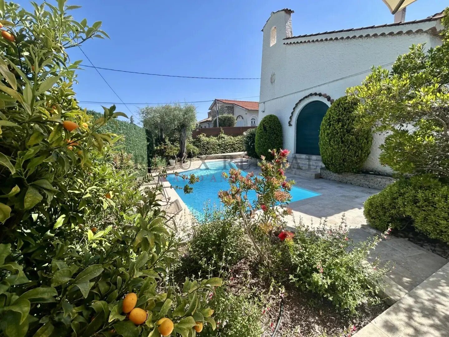 Maison à louer, 4m², Antibes