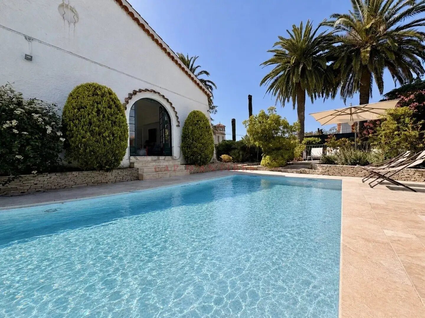 Maison à louer, 4m², Antibes