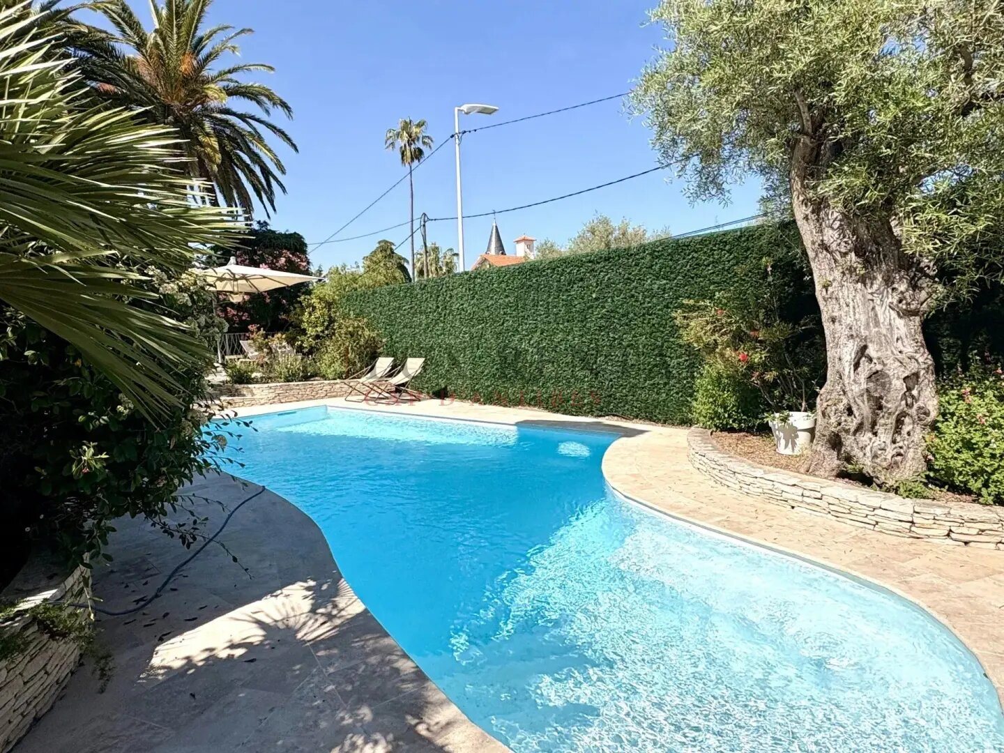 Maison à louer, 4m², Antibes