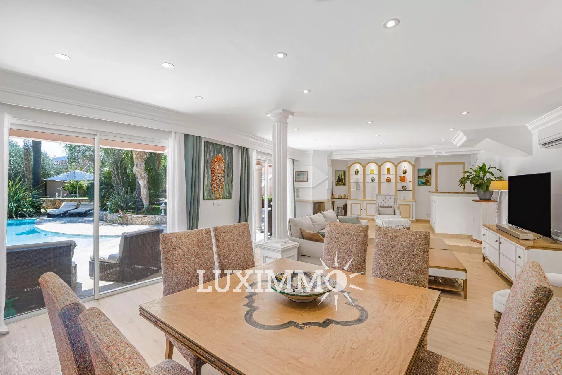 Maison à vendre, 330m², La Roquette-sur-Siagne