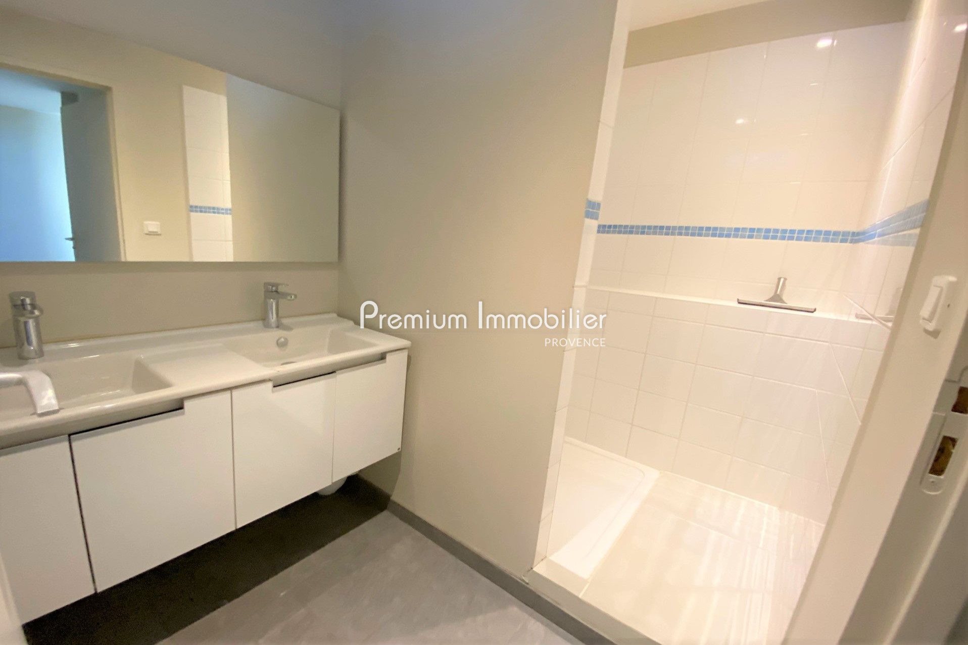 Appartement à vendre, 55m², Le Puy-Sainte-Réparade