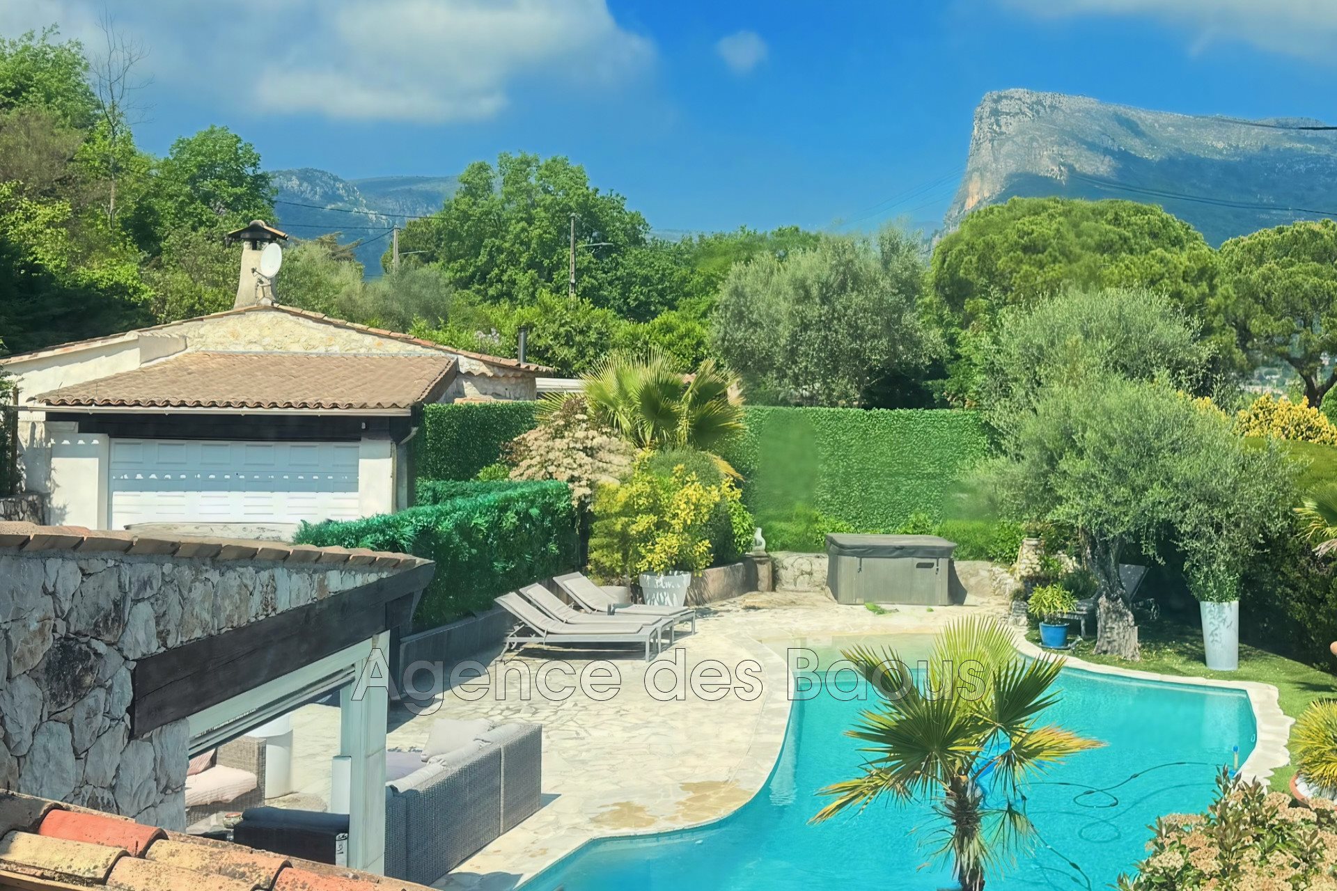 Maison à vendre, 260m², La Gaude