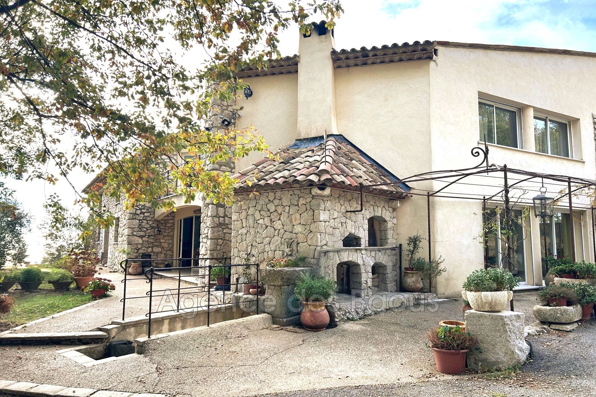 Maison à vendre, 222m², Coursegoules