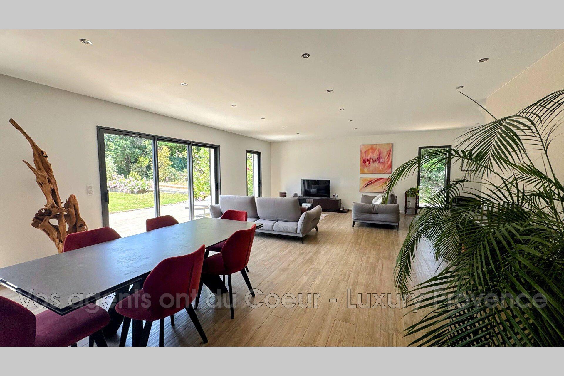 Maison à vendre, 231m², Peynier