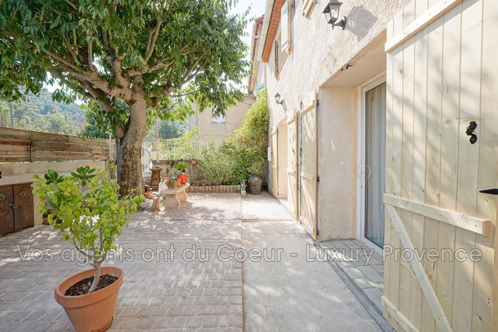 Maison à vendre, 88m², Mimet