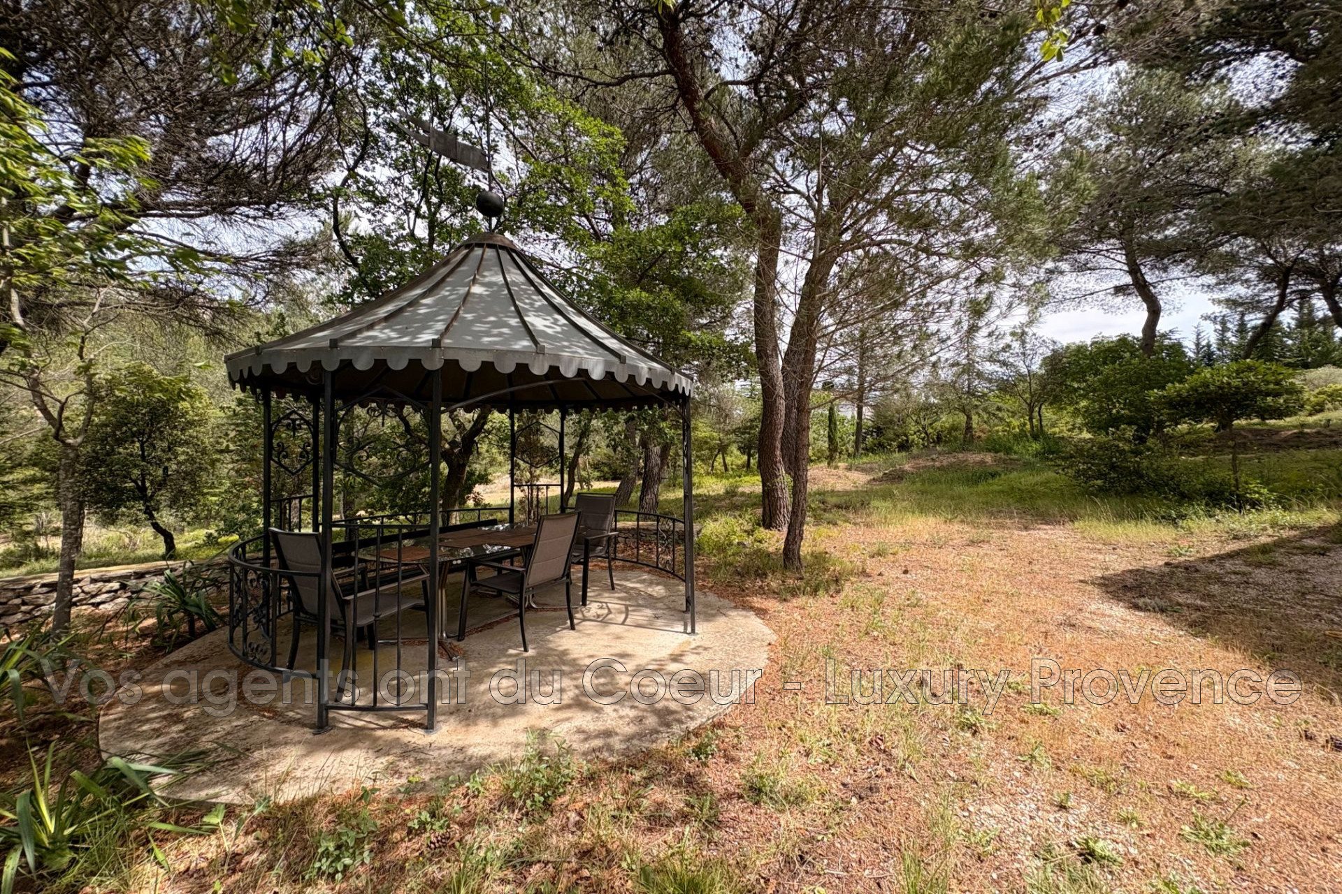 Maison à vendre, 160m², Châteauneuf-le-Rouge