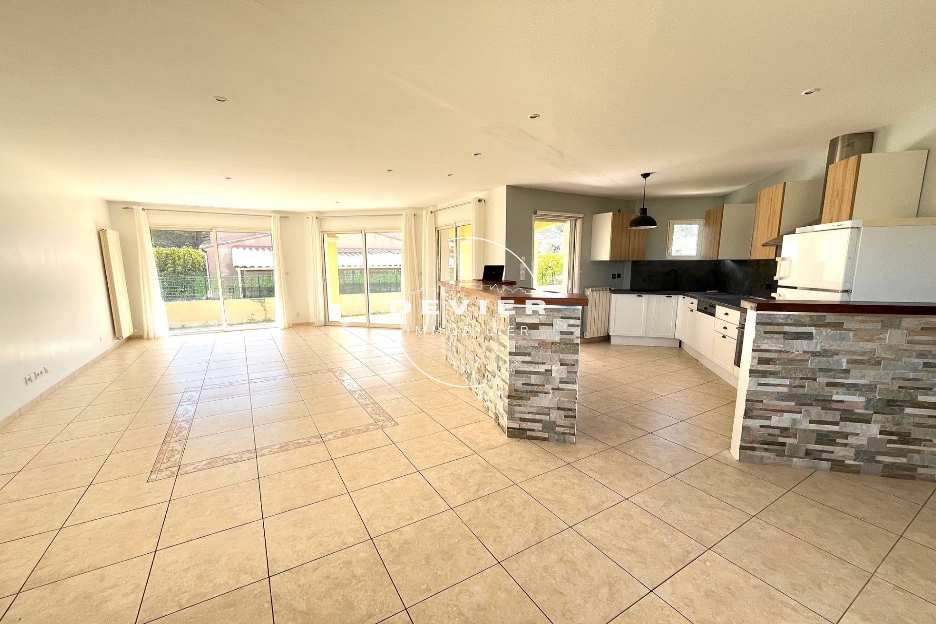 Maison à vendre, 130m², Sussargues