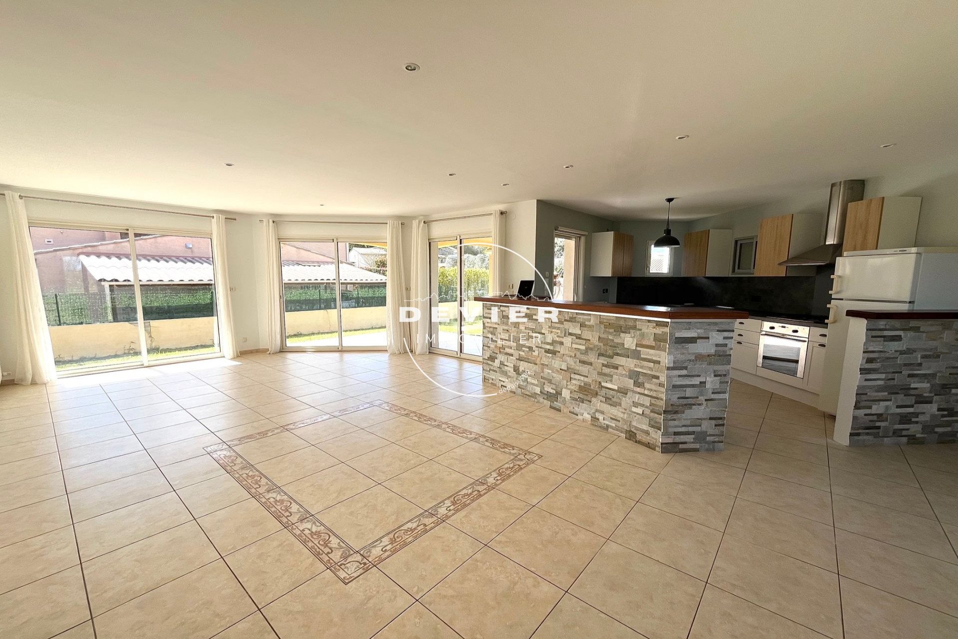Maison à vendre, 130m², Sussargues