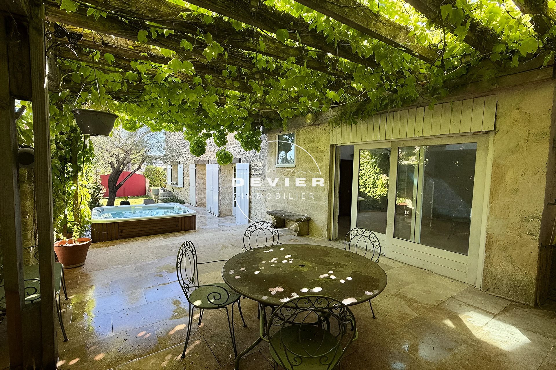 Maison à vendre, 140m², Saint-Geniès-des-Mourgues