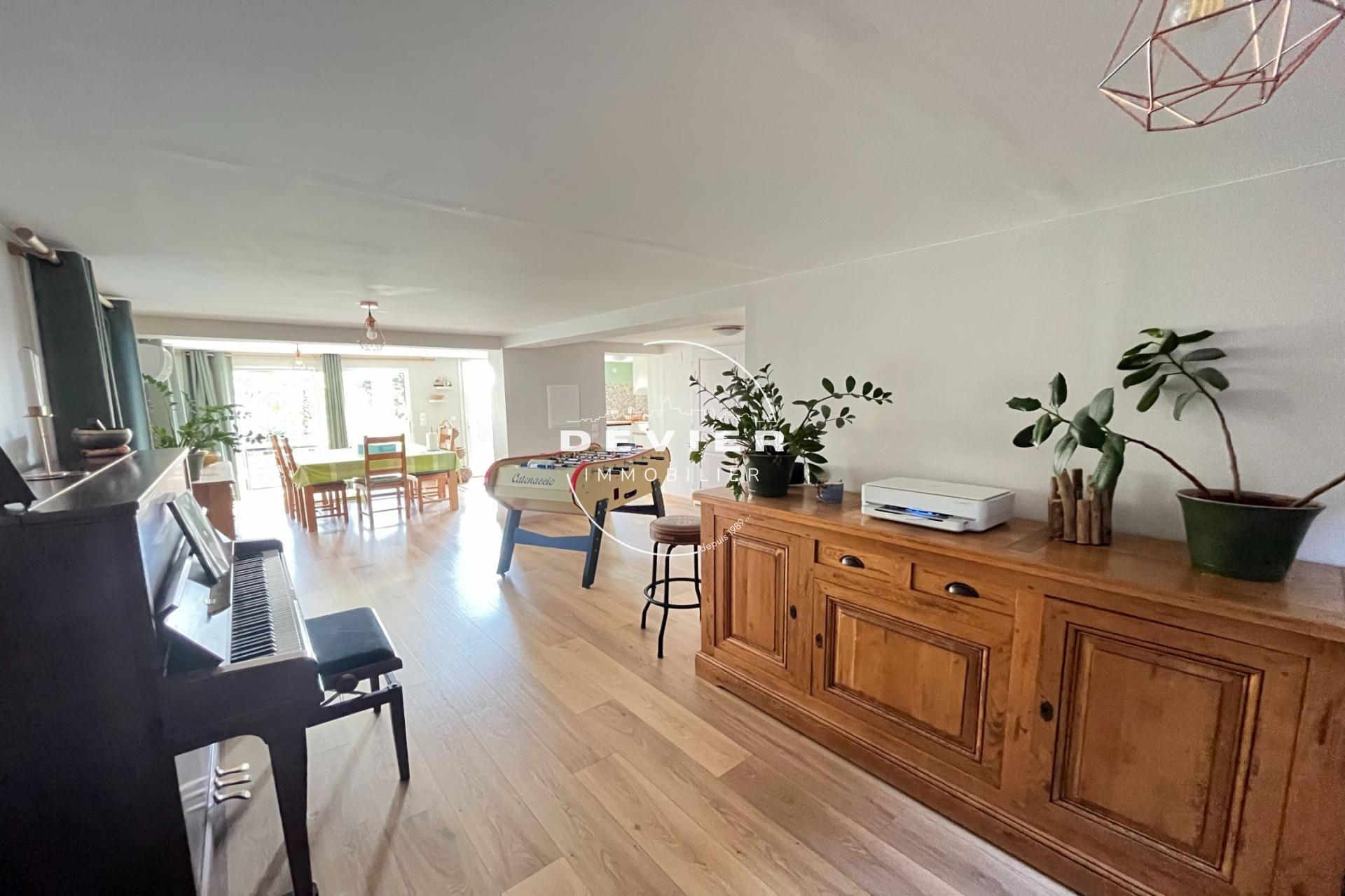 Maison à vendre, 170m², Saint-Geniès-des-Mourgues