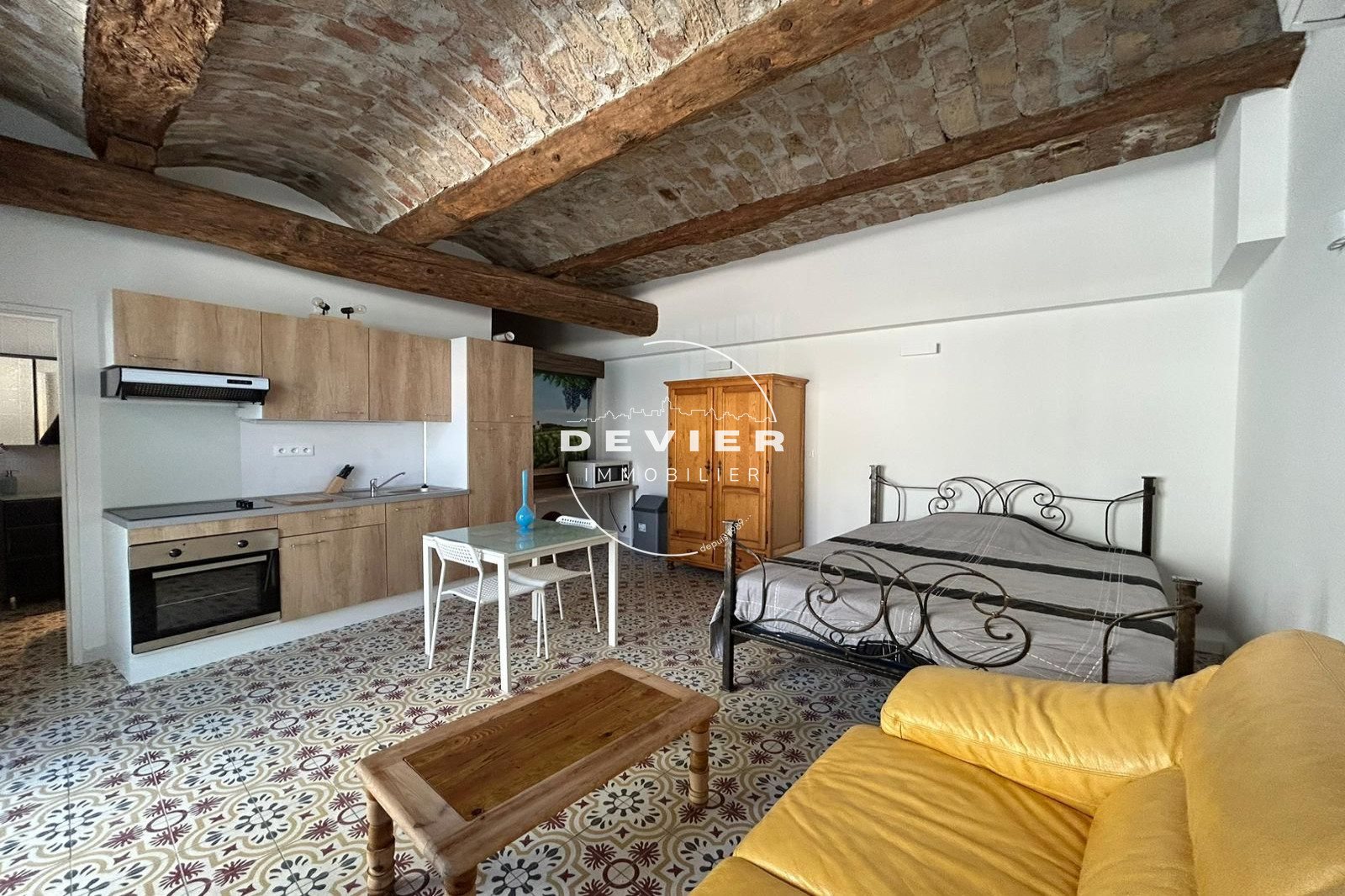 Appartement à louer, 35m², Saint-Geniès-des-Mourgues