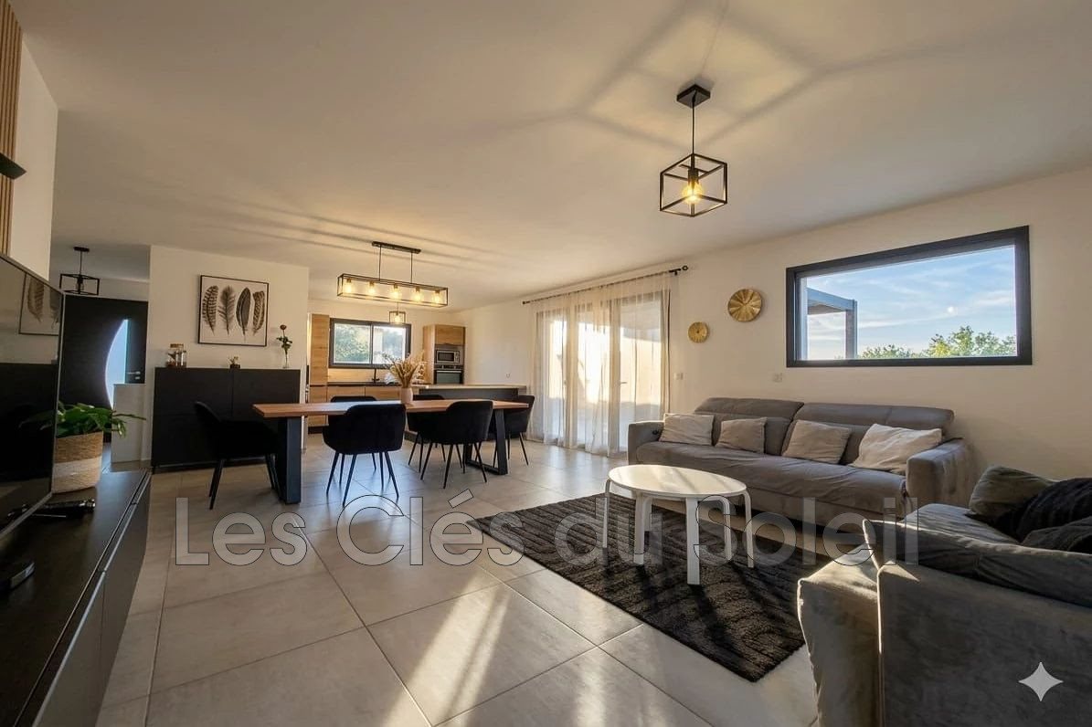 Maison à vendre, 95m², Cuers