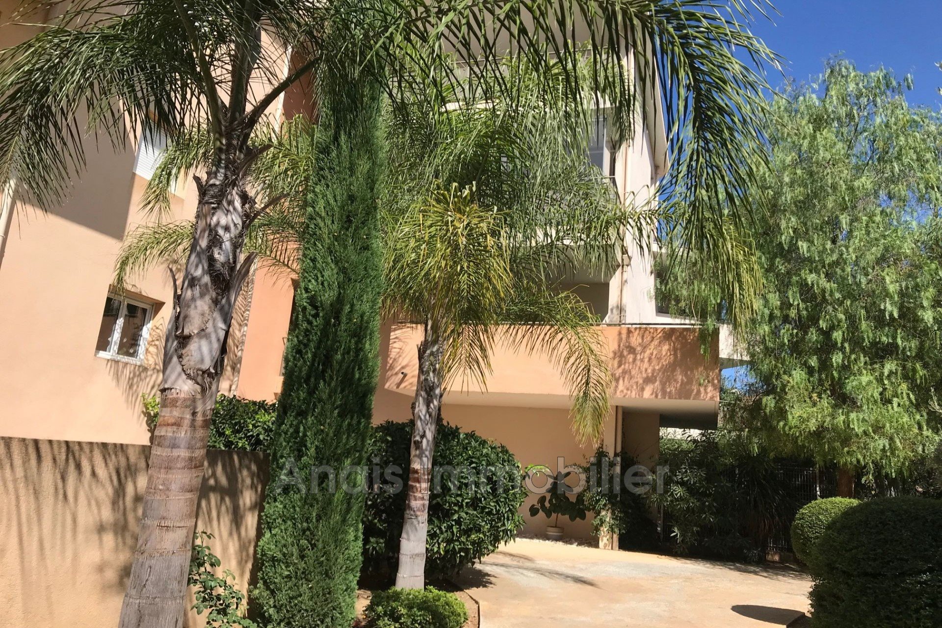 Appartement à louer, 70m², Cogolin