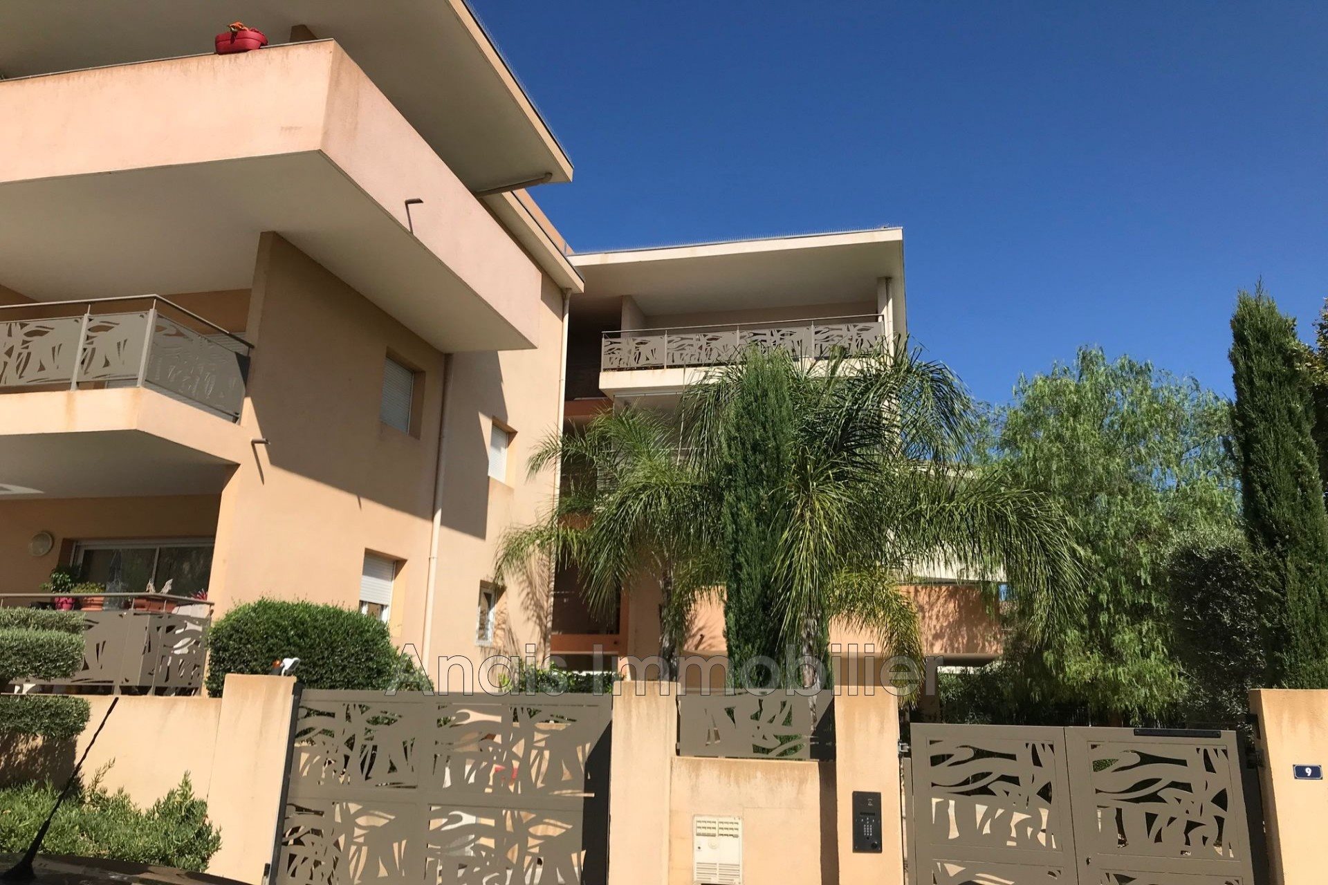 Appartement à louer, 70m², Cogolin
