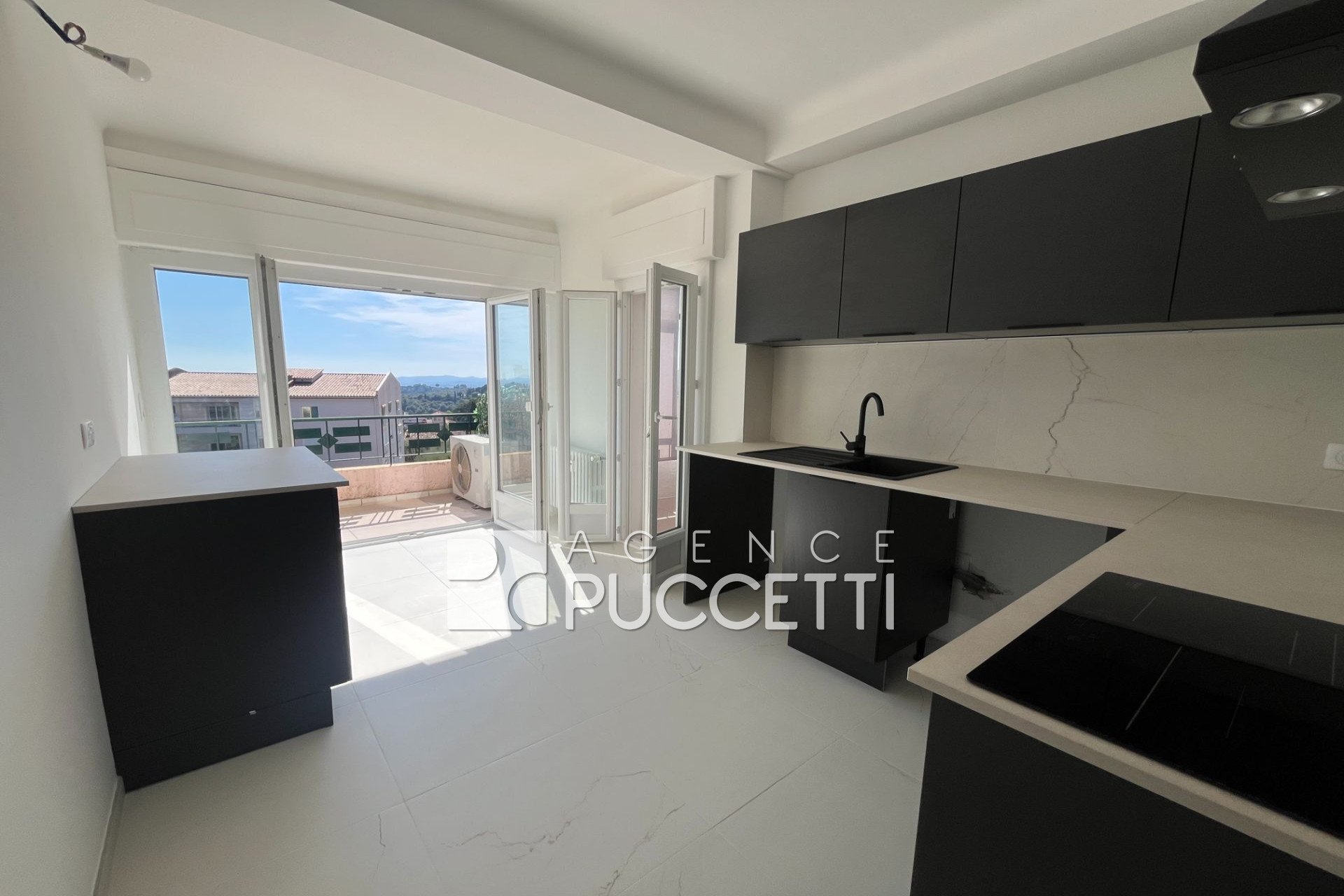 Appartement à louer, 63m², Vence