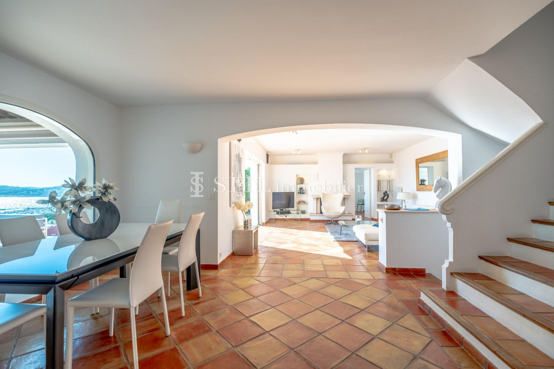 Maison à louer, 200m², Les Issambres