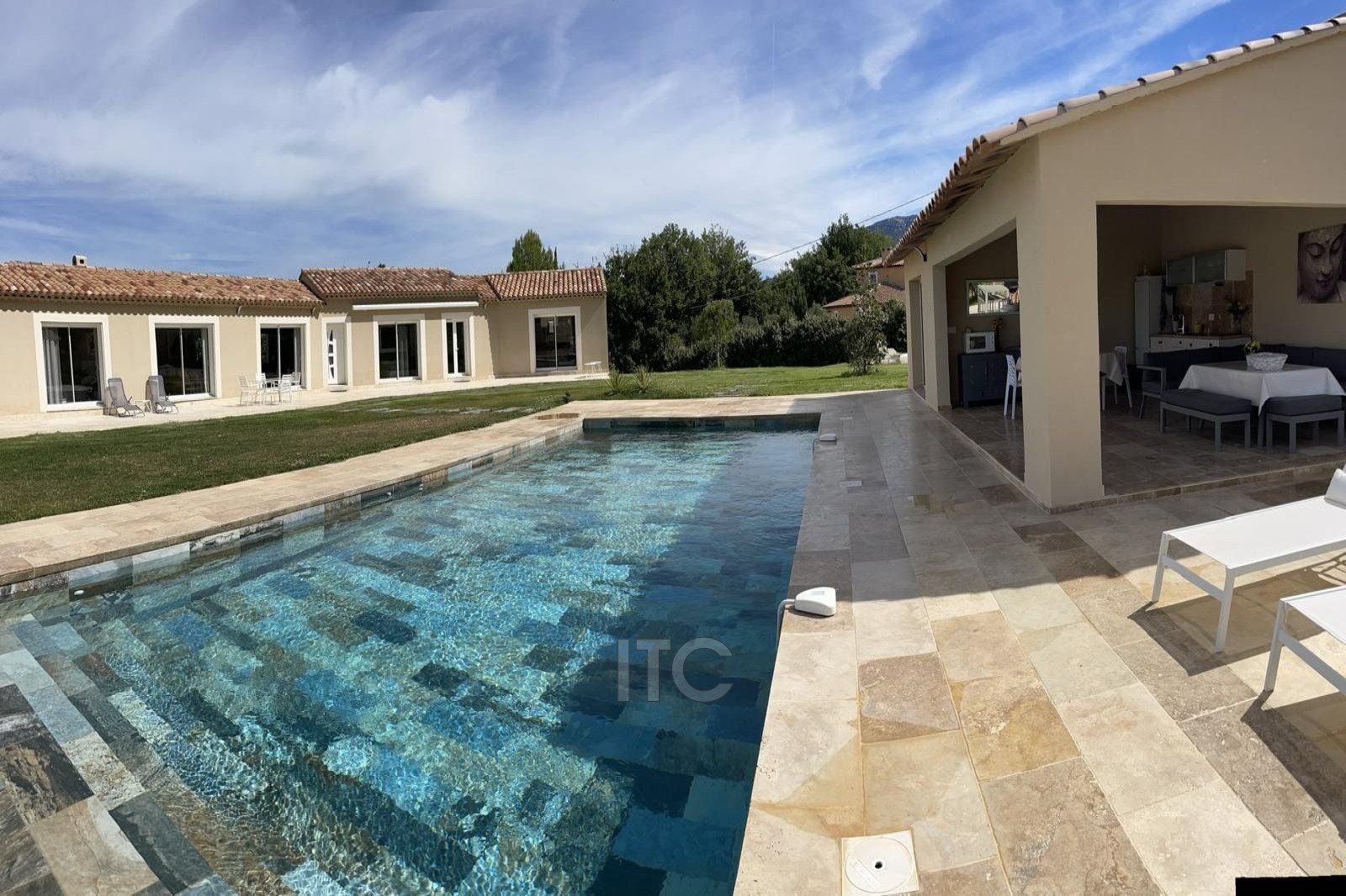 Maison à vendre, 220m², Trets