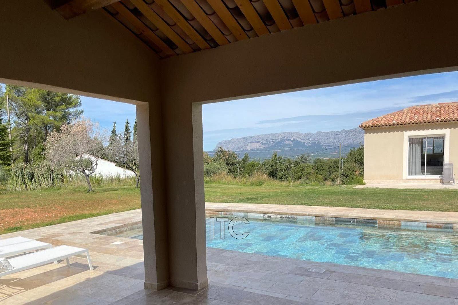 Maison à vendre, 220m², Trets