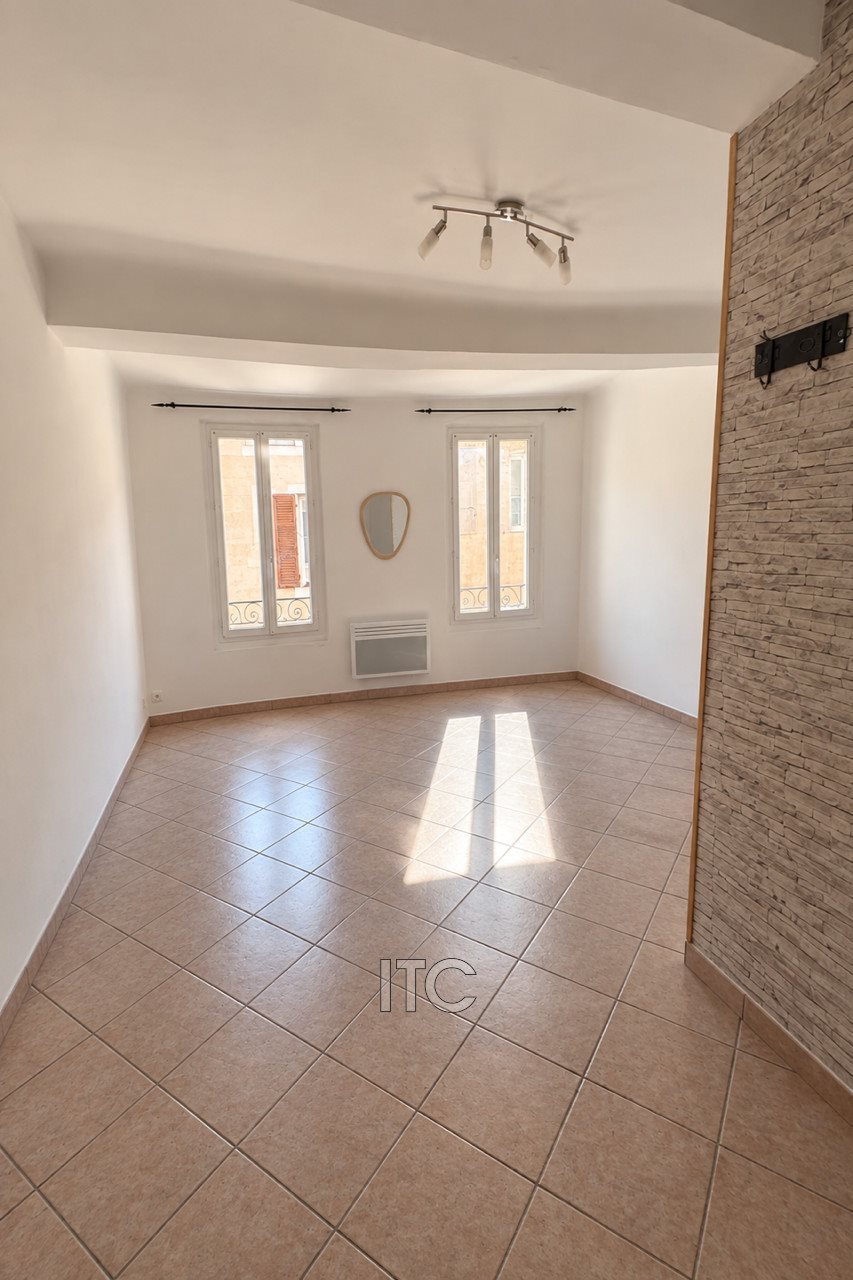 Appartement à louer, 45m², Saint-Maximin-la-Sainte-Baume