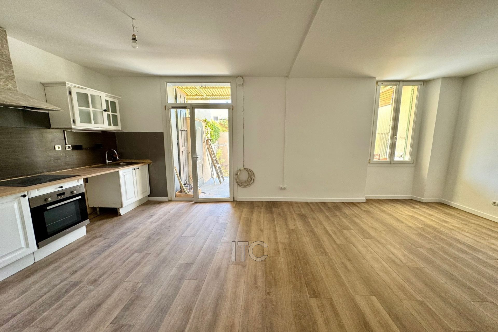 Appartement à louer, 60m², Trets