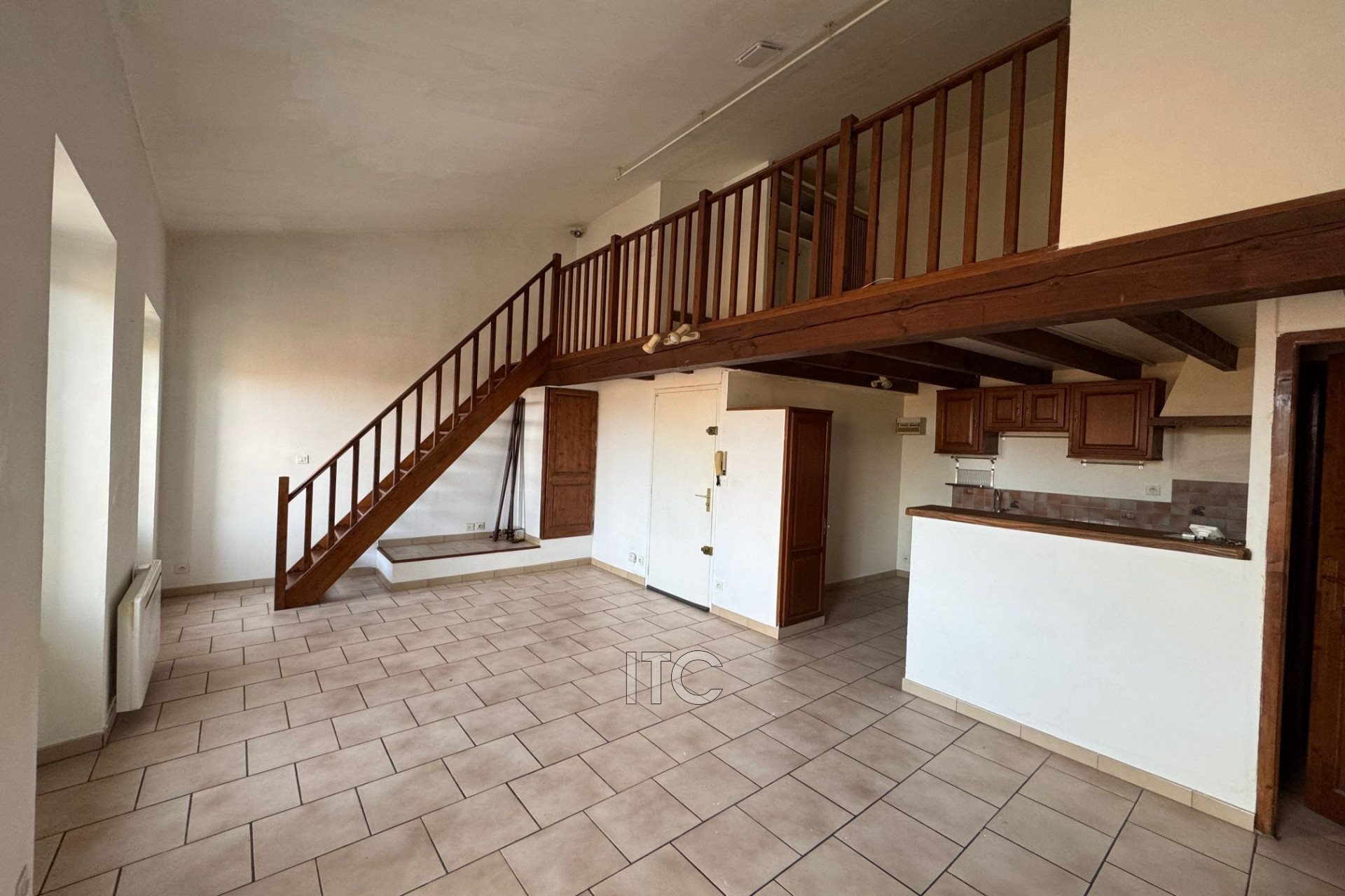 Appartement à louer, 45m², Trets