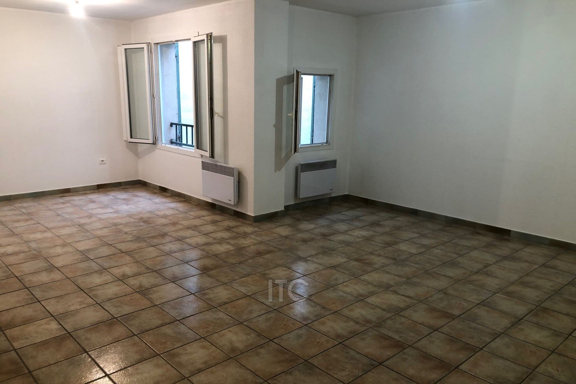 Appartement à louer, 35m², Pourrières