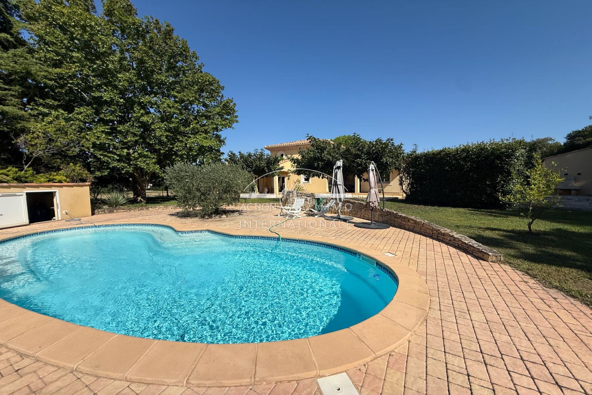Maison à vendre, 206m², Saint-Martin-de-Crau