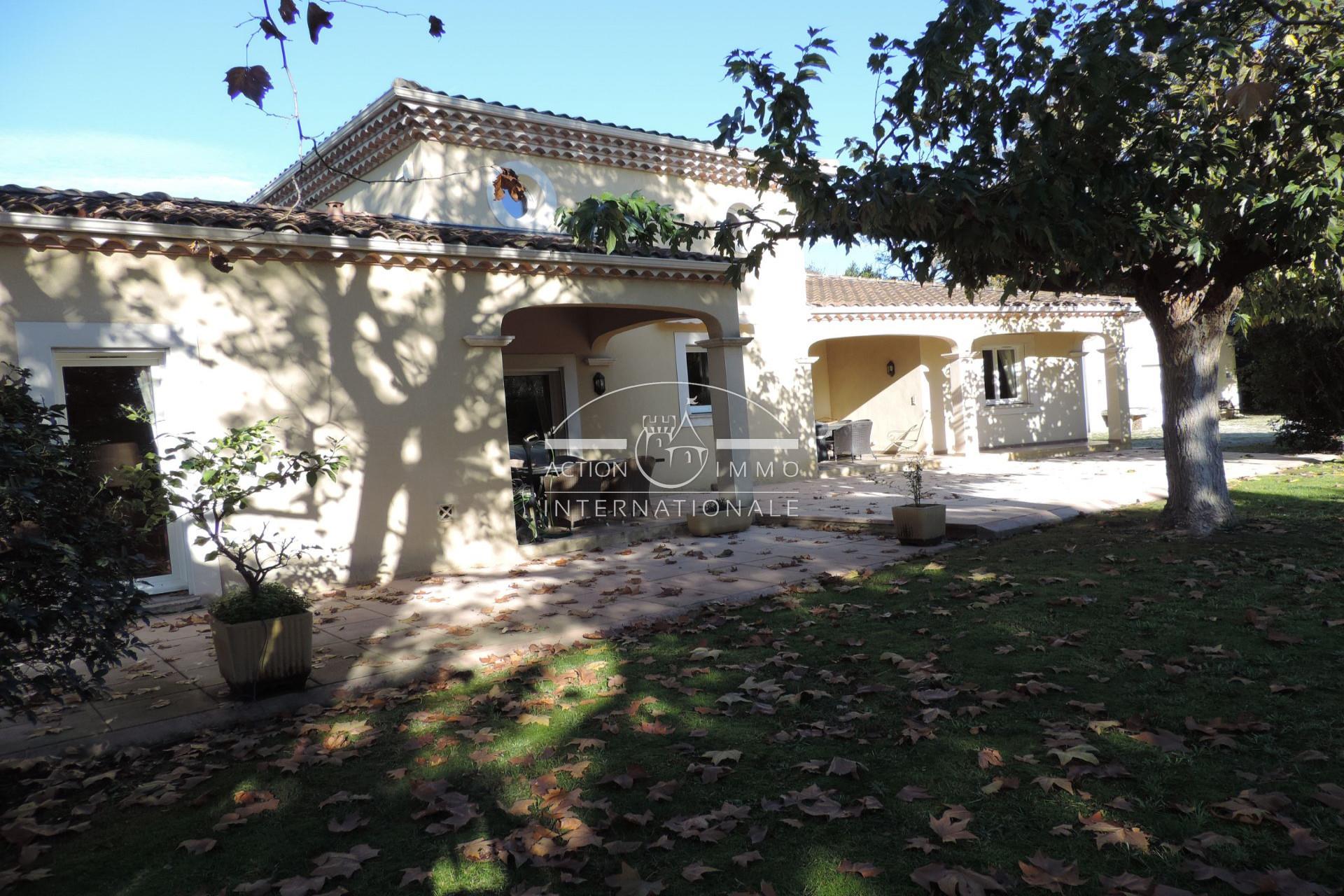 Maison à vendre, 206m², Saint-Martin-de-Crau